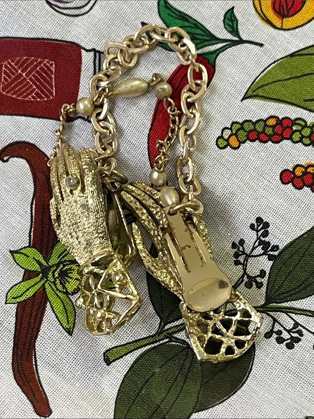 Vintage Gold Hand Motif Cuff Links with Pearls